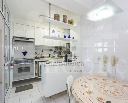 Imagem Apartamento com espaçoso living para 2 ambientes, terraço, lavabo, 3 dormitórios aconchegantes, s...