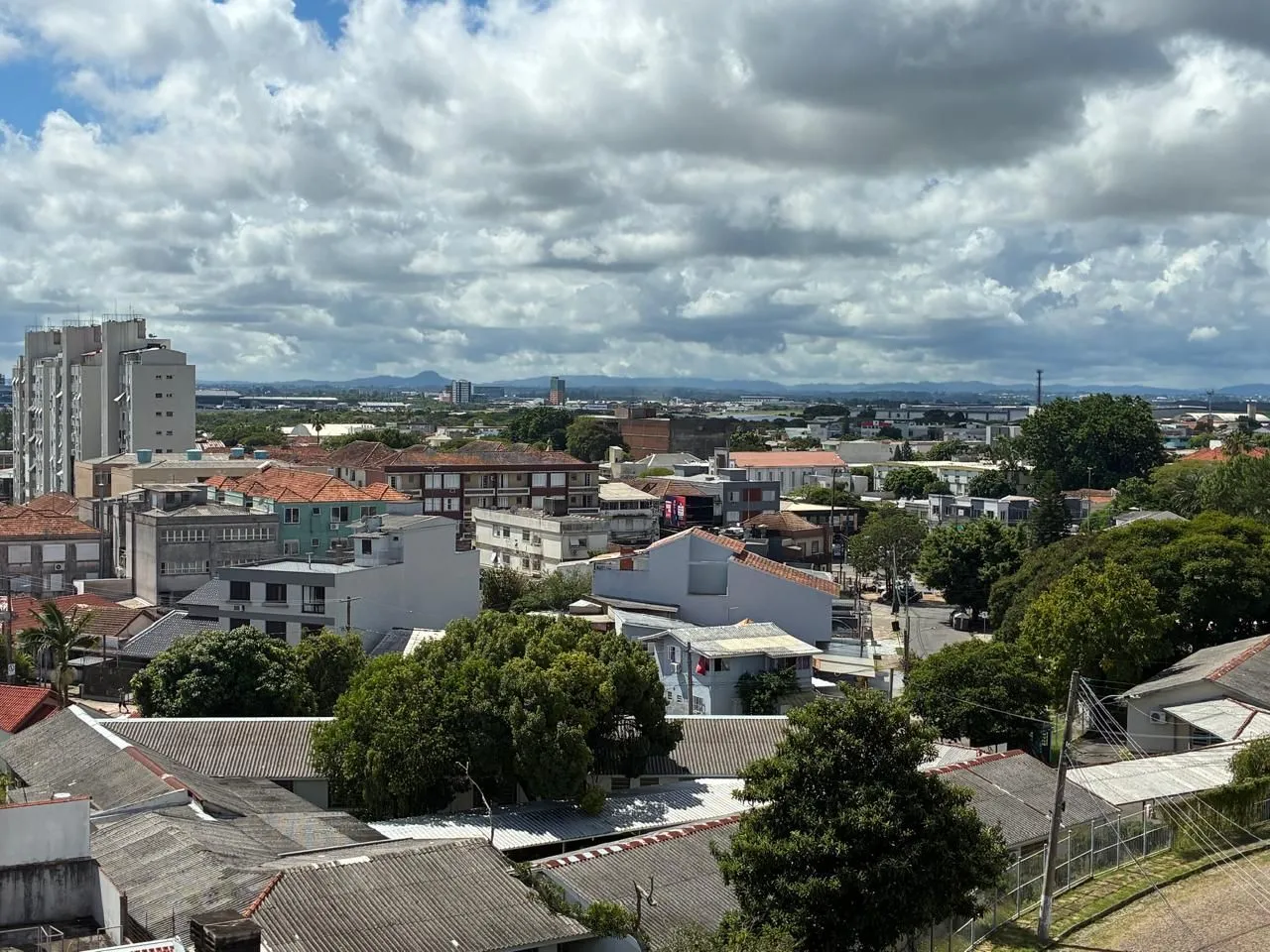 Imagem Vende-se apartamento com 2 quartos (1 suíte), 79m² e 2 vagas - Rua Eduardo chartier 190