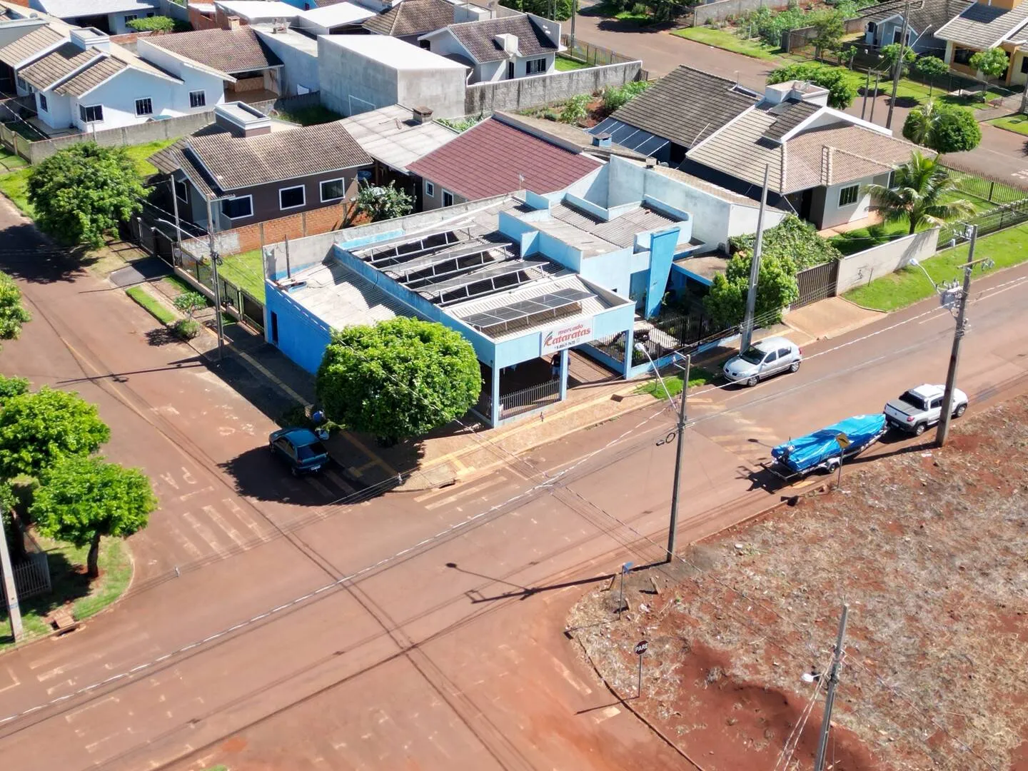 Imagem Casa à venda com sala comercial em São Miguel do Iguaçu - Bairro Cataratas - Imóvel de esquina com churrasqueira e energia solar