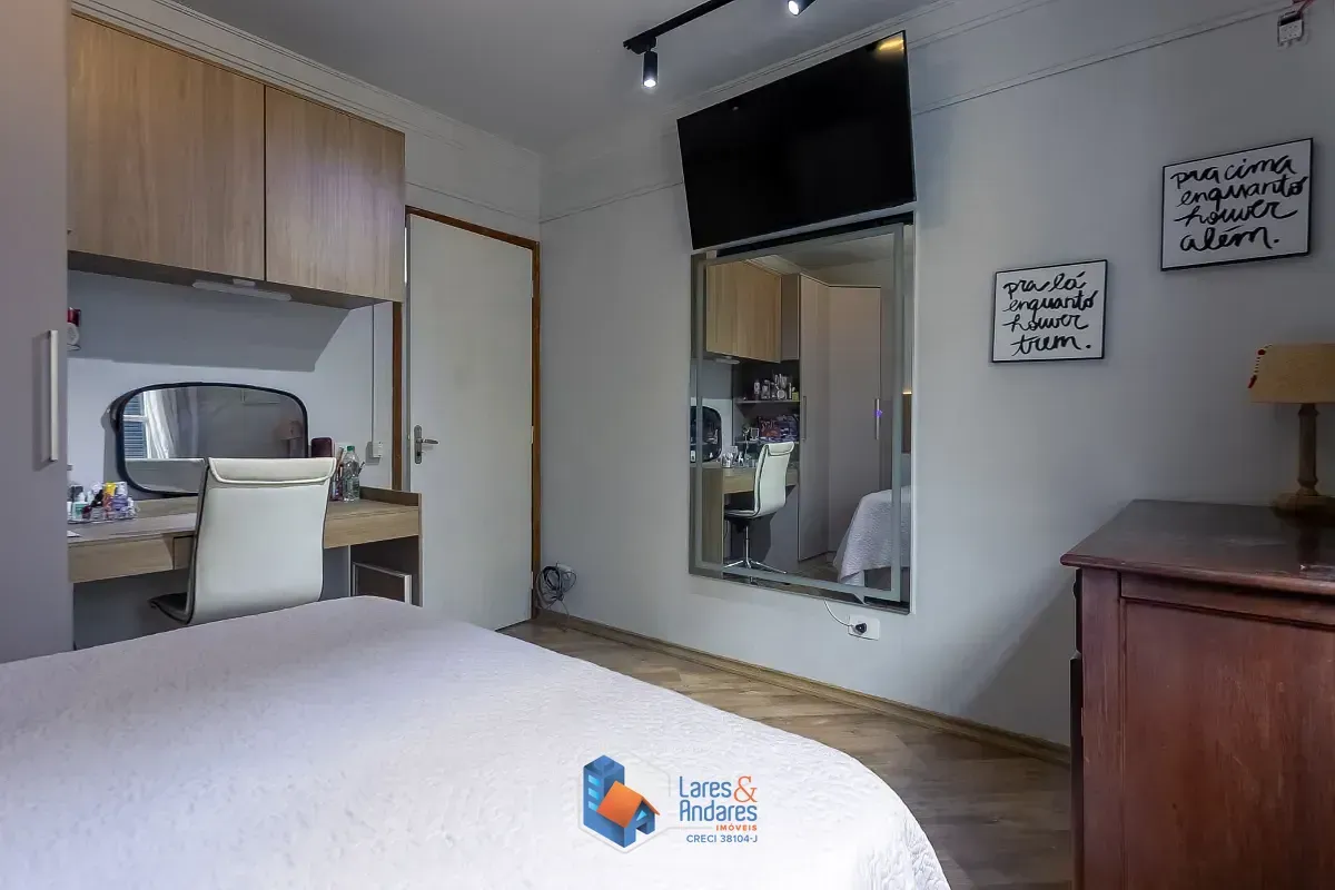 Imagem Sobrado para venda em Vila Império com 3 quartos, sendo 1 suíte, 219m²