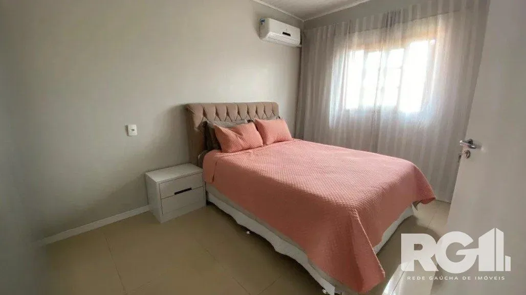 Imagem Casa semimobiliada, 2 Quartos 3 vagas no Alto Petropolis, Porto Alegre