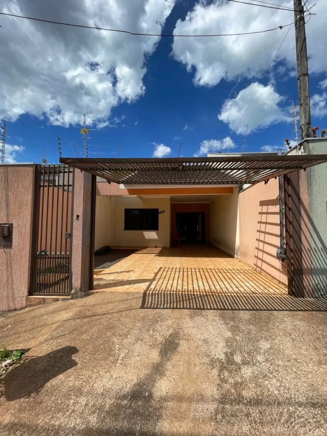 Foto do imóvel Casa para Venda em Maringá / PR em Rua Pioneiro Dionísio Volpi Frediani