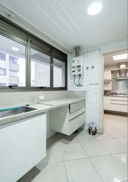 Imagem Apartamento 3 suítes, 301m², 4 vagas, semi-mobiliado - Bela Vista
