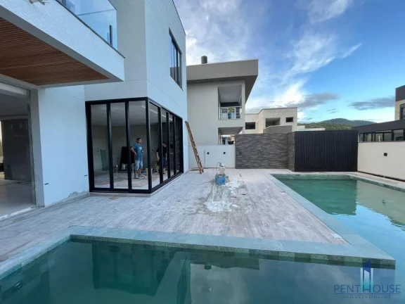 Imagem Casa em Condomínio para Venda em Camboriú, Santa Regina, 4 dormitórios, 3 suítes, 5 banheiros, 3 vagas