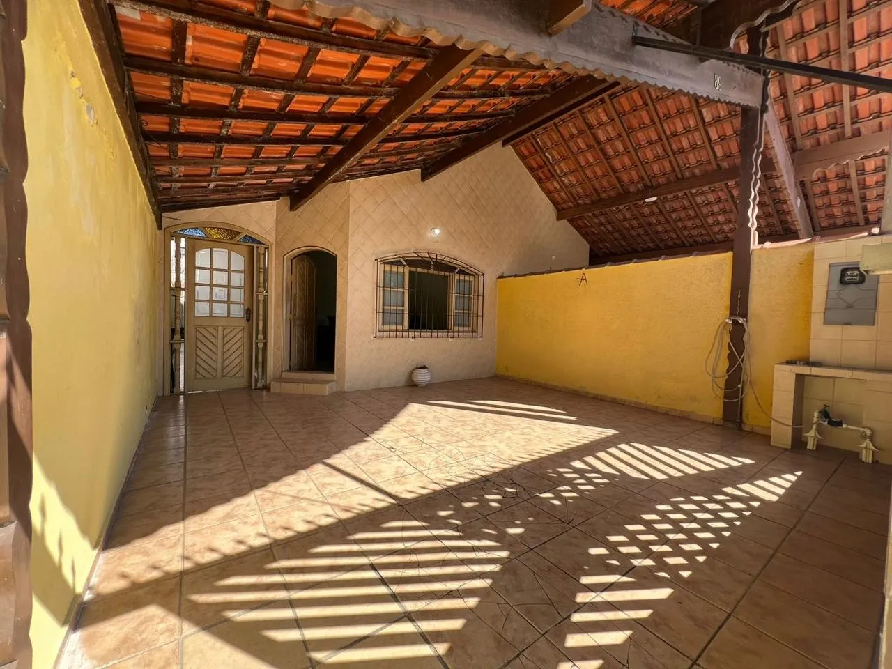 Imagem Casa para Venda em Praia Grande, Caiçara, 3 dormitórios, 1 suíte, 1 banheiro, 2 vagas