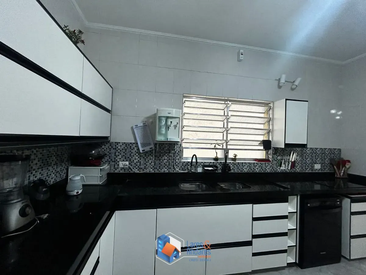 Imagem Sobrado para venda em Jardim São Paulo(Zona Norte) com 3 quartos, sendo 3 suítes, 203m²