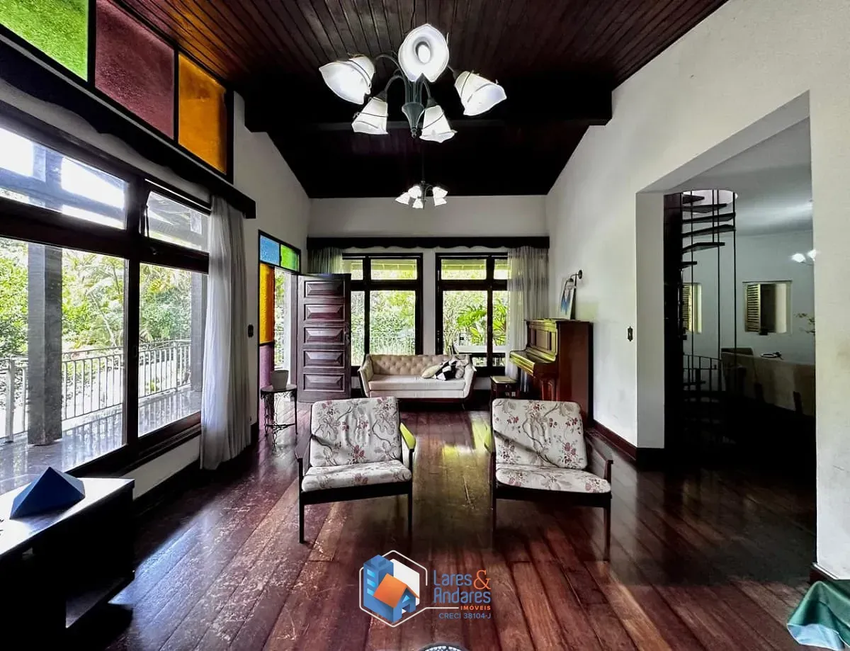 Imagem Casa para venda em Interlagos com 4 quartos, sendo 2 suítes, 380m²