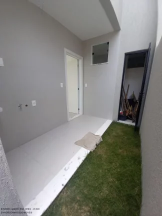 Imagem Casa de luxo em condomínio à venda em Camaçari-BA, Vila de Abrantes: 4 quartos, 4 suítes, 2 salas, 1 banheiro, 3 vagas, 148m².