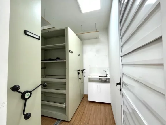 Imagem Oportunidade única: Sala Comercial à Venda em Pinheiros, São Paulo-SP com 1 Sala, 1 Banheiro e 25,70m² de Área.