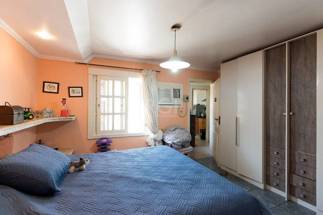 Imagem Casa para Venda - 320m², 5 dormitórios, sendo 2 suites, 3 vagas - Tristeza