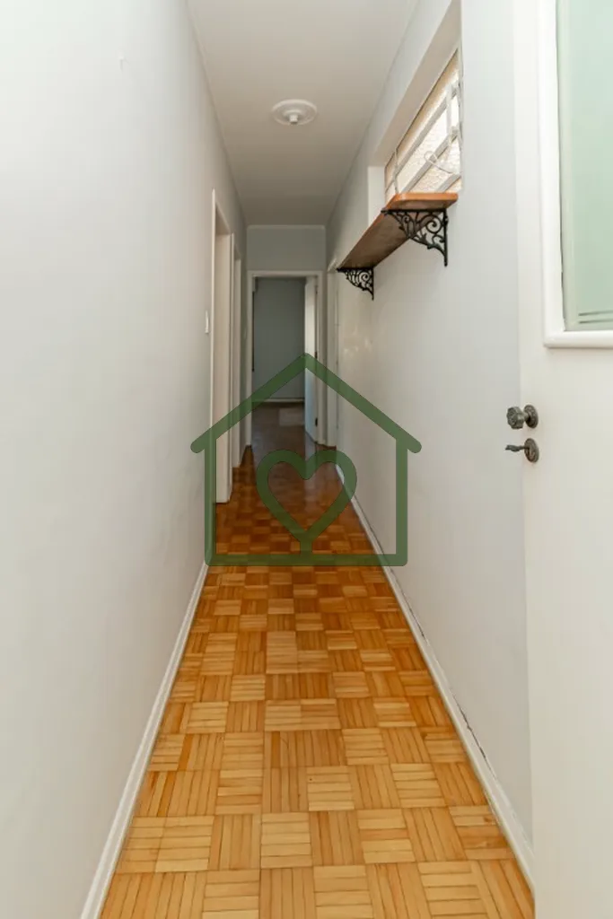 Imagem No bairro Medianeira Amplo e confortável apartamento, reformado, com 3 dormitórios, 1 suíte e 114...