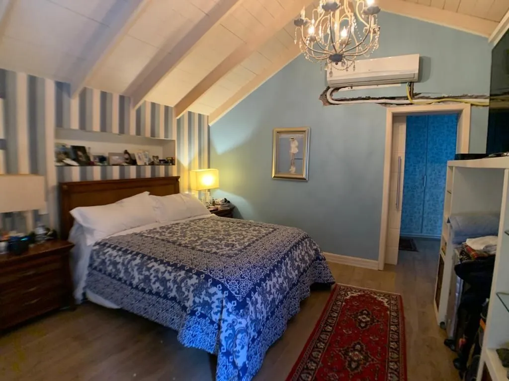 Imagem Casa para Venda - 420m², 3 dormitórios, sendo 1 suites, Ipanema