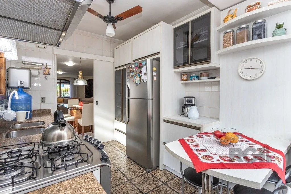 Imagem Casa no bairro Vila Ipiranga de 3 dormitórios e 3 vagas