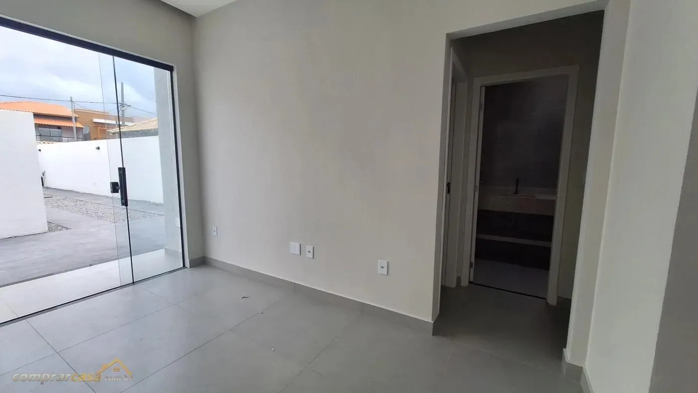 Imagem Casa para Venda em Cabo Frio / RJ no bairro Vila do Peró