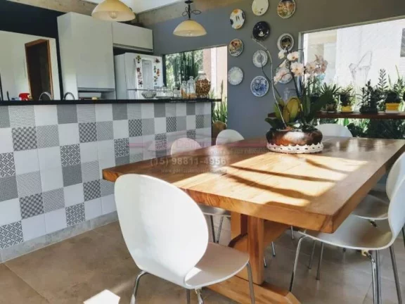 Imagem Casa com fino acabamento e com requinte charmoso e moderno