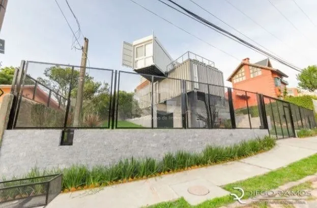 Imagem Casa para Venda - 315m², 3 dormitórios, sendo 1 suites, 2 vagas - Teresópolis