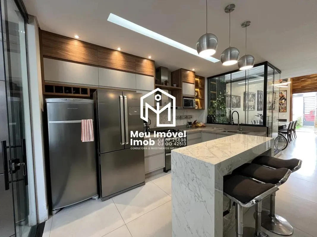 Imagem Casa 4 Quartos 3 Suítes 2 Vagas 268m²