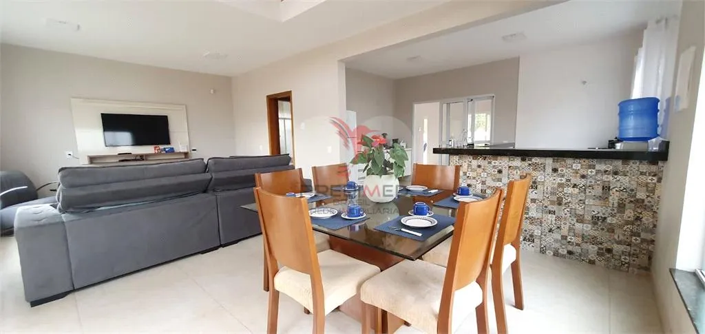 Imagem Sobrado de 199m² no bairro Área Rural De Águas De Santa Bárbara, em Águas de Santa Bárbara