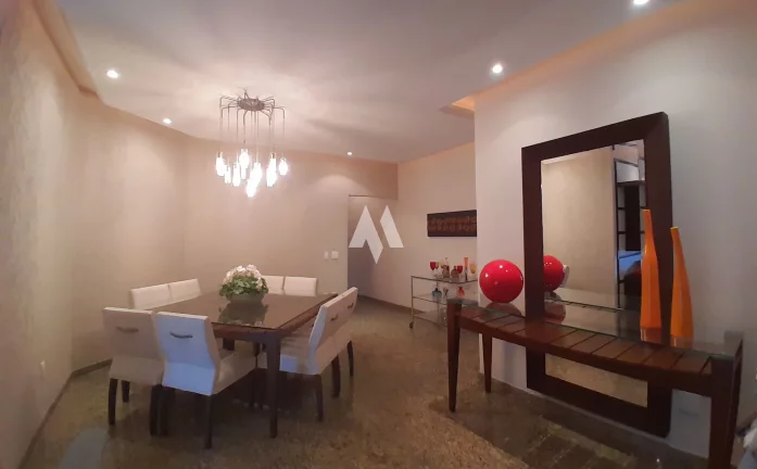 Imagem Apartamento à venda com 3 Suítes e na quadra da praia no Embaré de Santos/SP