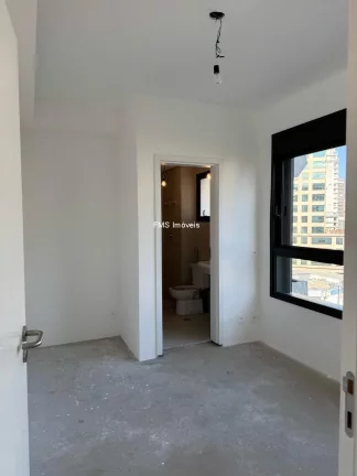 Imagem Apartamento à venda na Vila Nova Conceição com 3 suítes, 2 banheiros, 3 vagas.
