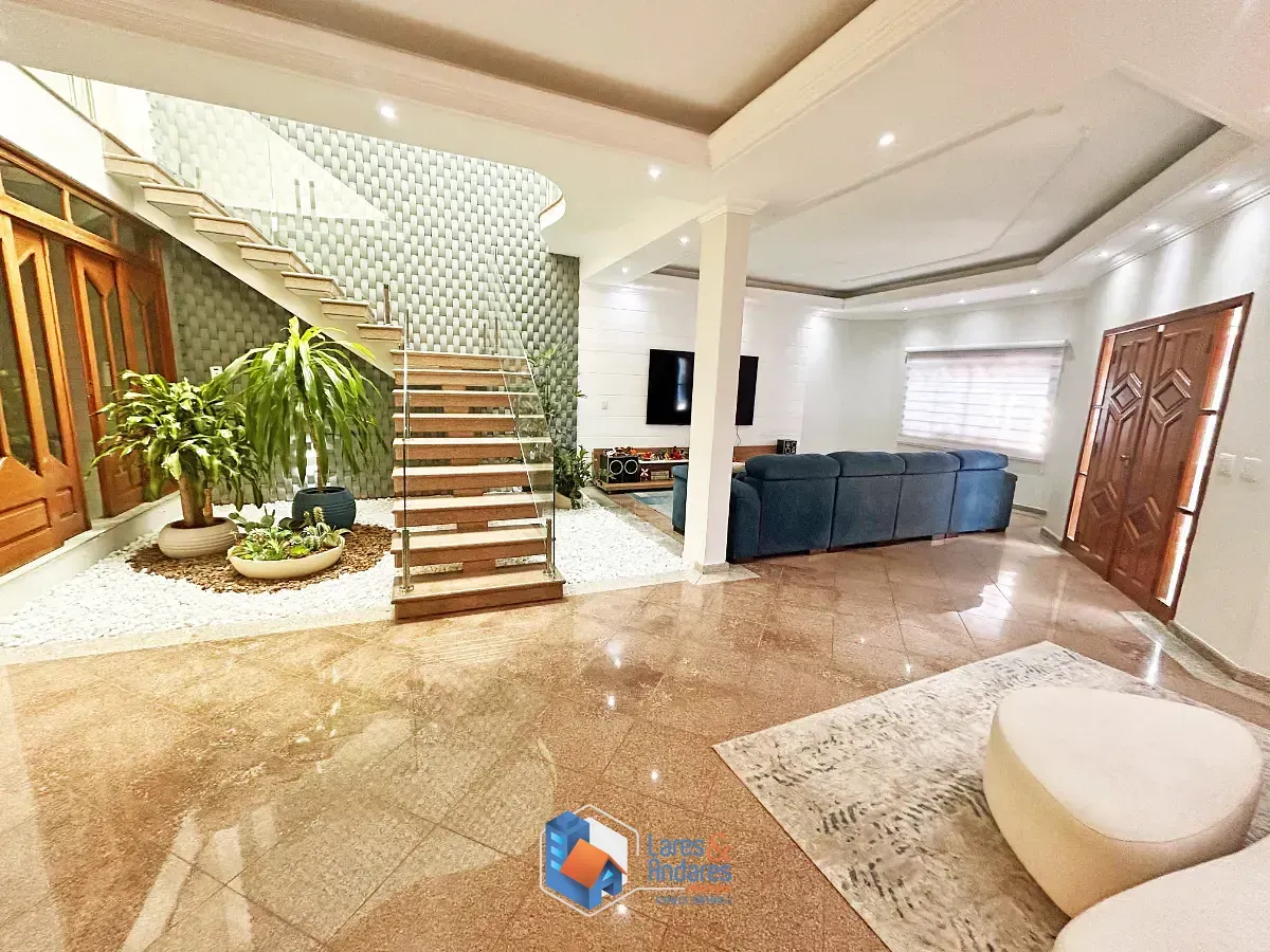 Imagem Sobrado para venda em Jardim Nossa Senhora do Carmo com 4 quartos, sendo 2 suítes, 328m²