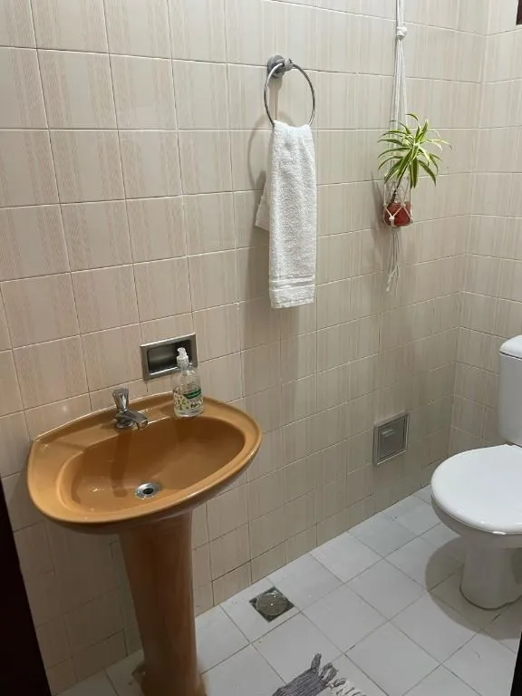 Imagem Casa com 230 m² em Tambaú, João Pessoa: 4 quartos, 3 vagas, churrasqueira e excelente localização próxima à praia.