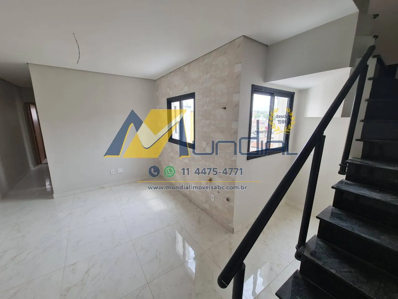 Imagem Cobertura à Venda com 108m², 2 dormitórios, 1 suíte, 1 sala e 2 vagas!!!