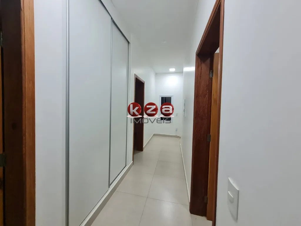 Imagem Casa à venda em Valinhos-SP: 3 quartos, 1 suíte, 2 salas, 3 banheiros, 2 vagas de garagem, 207,98m² no Jardim São Marcos!