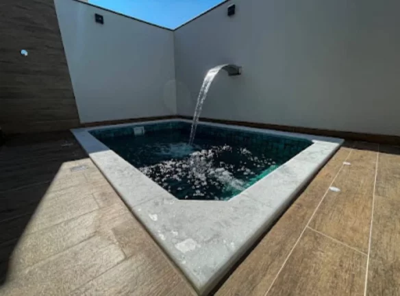 Imagem CASA COM PISCINA 03 DORMITÓRIOS SUÍTE CONDOMINIO HORTO FLORESTAL VILLAGIO