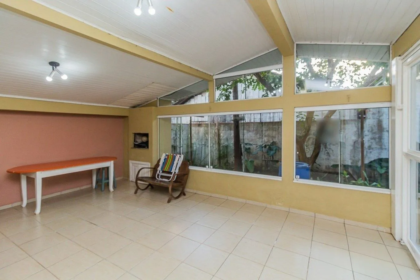 Imagem Casa térrea com 3 dormitórios, suíte e 2 vagas,