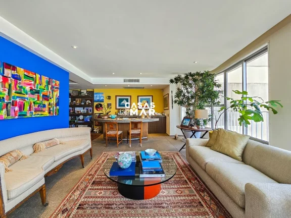 Imagem Venda Luxuoso Apartamento Frente Mar em Arpoador, RJ, 3 Suítes, 2 Vagas. Espaçoso, Privacidade e Tranquilidade