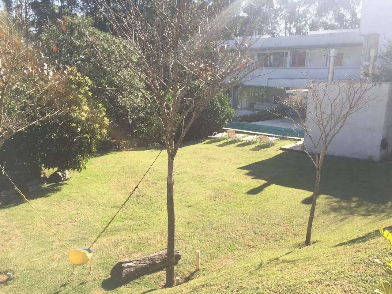 Imagem Casa sobrado localizada no Residencial Tamboré 1.