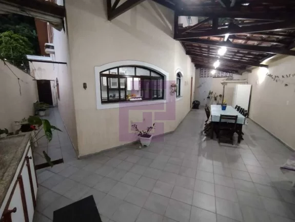Imagem Casa Pitangueiras com piscina e churrasqueira!!!