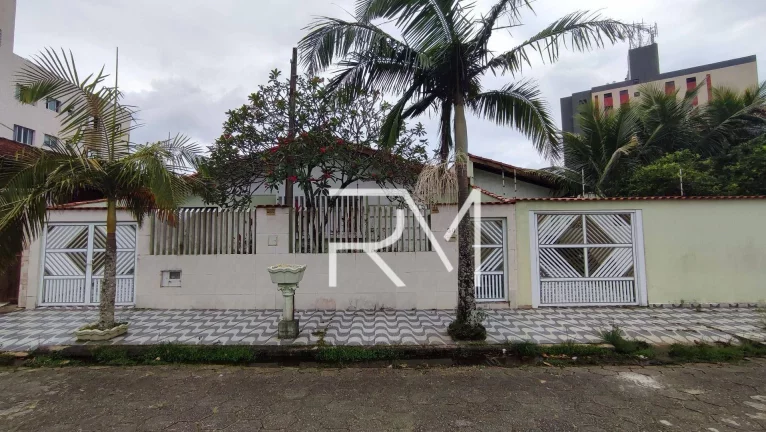 Casa com 3 dormitórios à venda, 116 m por R$ 530.000,00 - Jardim Praia Grande - Mongaguá/SP