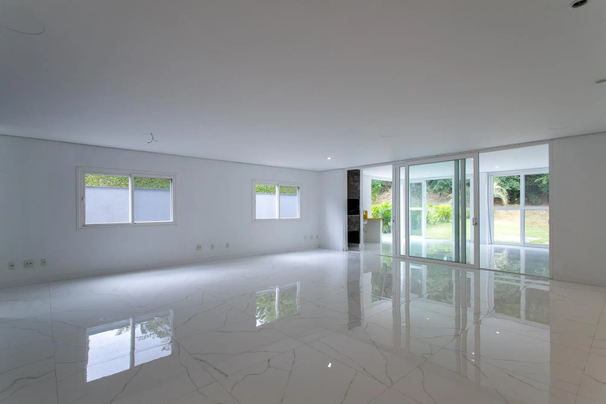 Imagem Casa em condomínio no Terra Ville .Esta casa de alto padrão, dispõe de 4 suítes