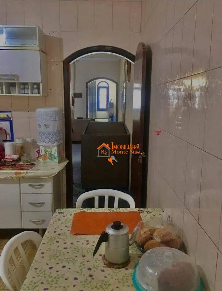 Imagem Sobrado a Venda no Bairro Jardim moreira bem proximo ao Shopping Maia
