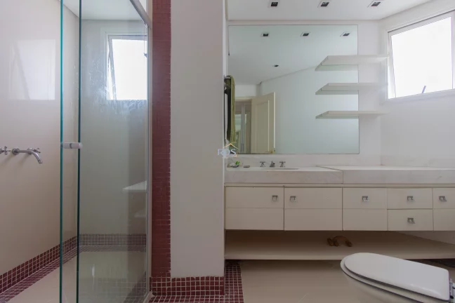 Imagem Vende apartamento de 260m² com 4 suítes e 4 vagas no Edifício Lindenberg Tangará