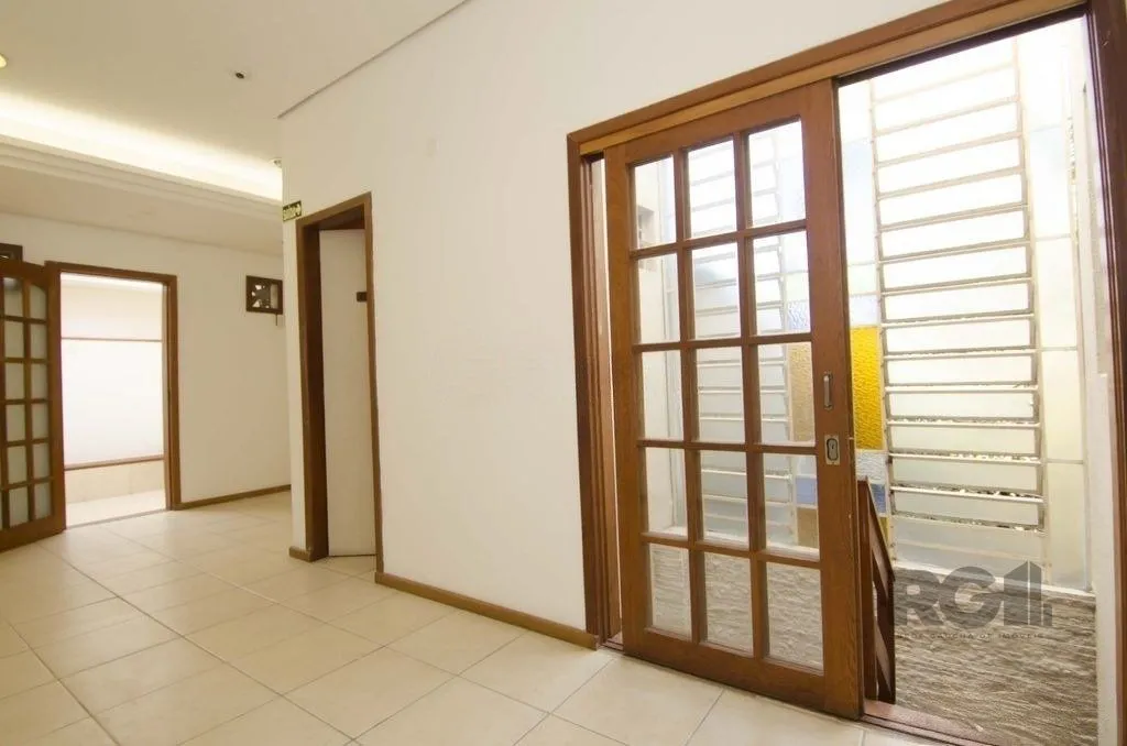 Imagem Excelente casa de 116m² com 2 dormitórios no bairro Cidade Baixa.