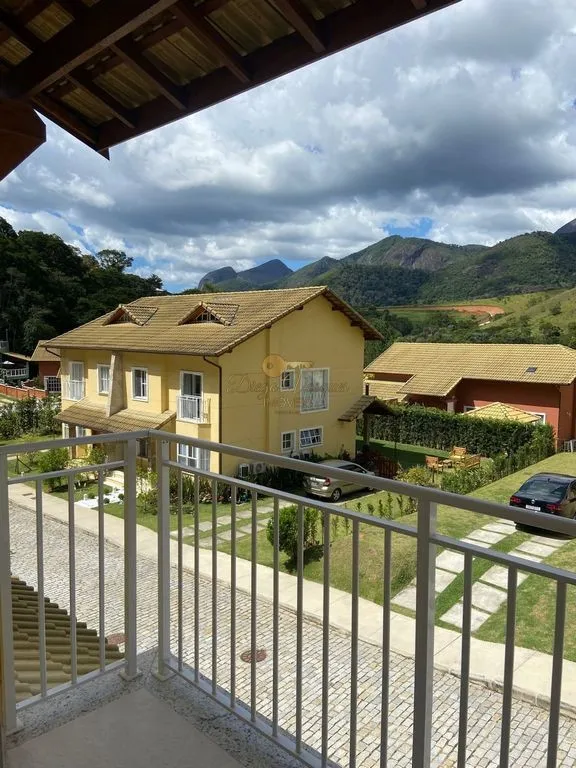 Imagem Casa em Condomínio para Venda em Petrópolis / RJ no bairro Itaipava