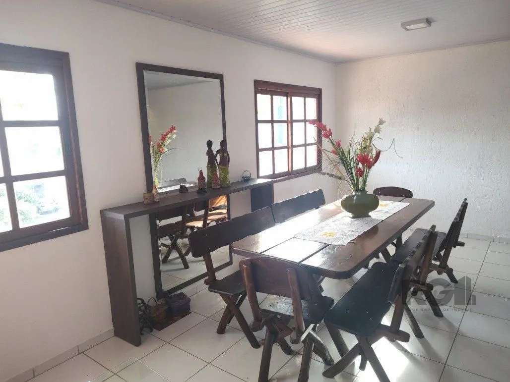 Vende ap. duplex, 2 dormitórios, 1 suíte, closet, ar split, salão de festa