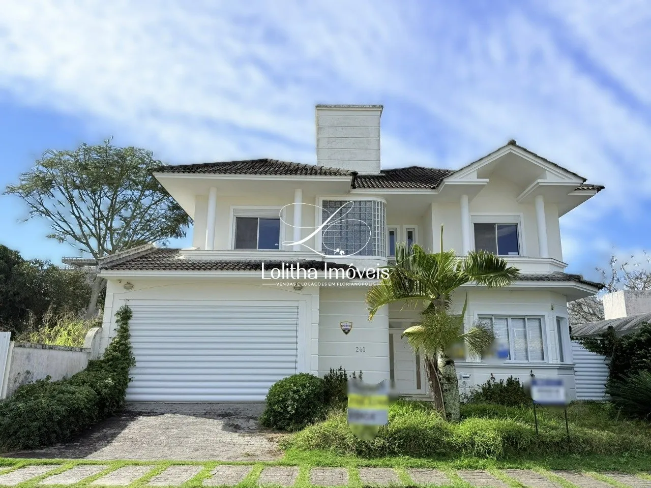 Imagem CASA COM 3 SUÍTES À VENDA EM JURERÊ - FLORIANÓPOLIS/SC