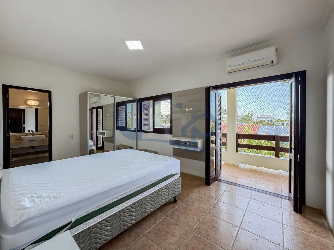 Imagem Casa a venda com 4 dormitorios na Paraiso em Torres/RS