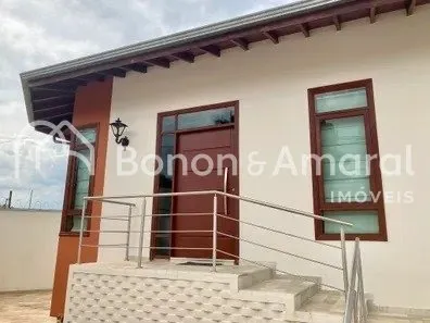 Imagem Casa com 3 Suítes à venda, 275m² - Jardim Chapadão