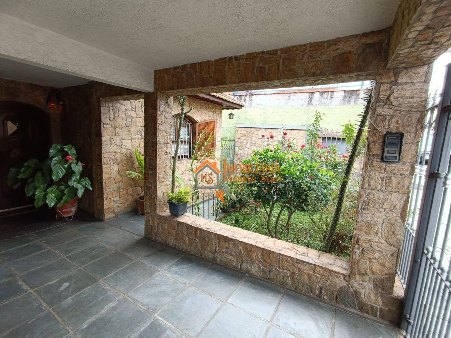 Imagem Casa com 4 dormitórios à venda, 310 m² por R$ 955.000,00 - Gopoúva - Guarulhos/SP