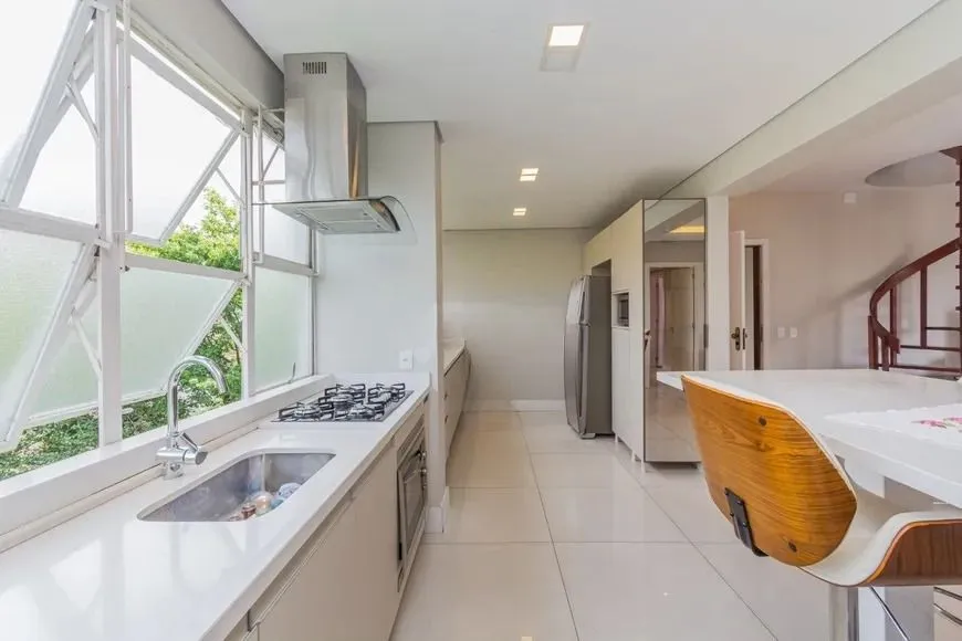 Imagem Cobertura 3 quartos, 235² privativos, com piscina, no Moinhos de Vento