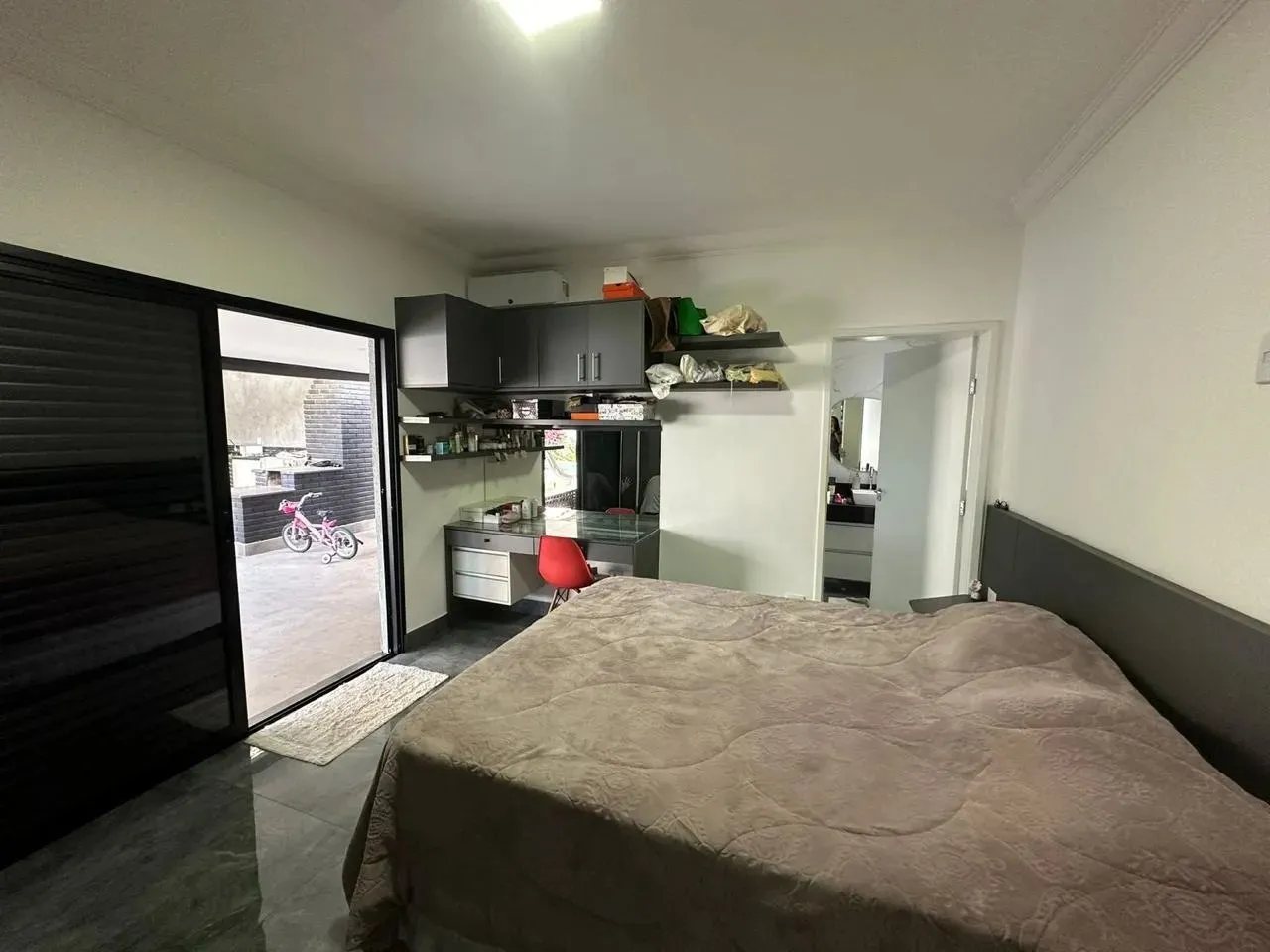 Imagem Casa Semi Mobiliada no Ibiti do Paço - 310m² Construídos, 3 Suítes e Piscina