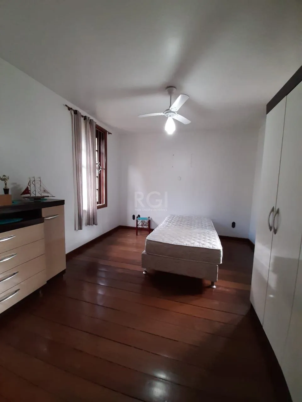 Imagem Casa para Venda - 262.02m², 3 dormitórios, sendo 1 suites, 6 vagas - Auxiliadora
