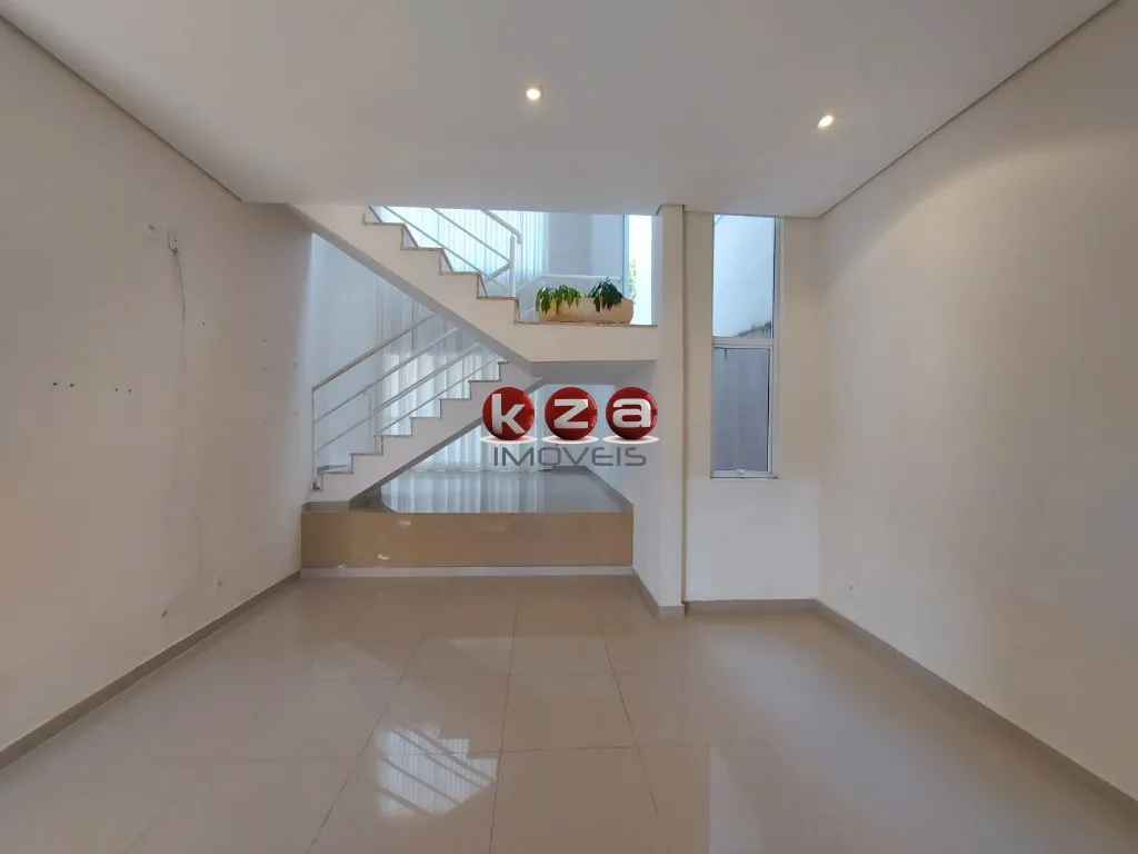 Imagem Venda ou aluguel. Condomínio em Valinhos-SP: Casa com 3 Suítes, 2 Salas e 220m² de Área Privativa!