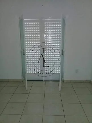 Imagem Casa Aconchegante com 3 Quartos (1 Suíte), Quintal e Jardim na Frente!