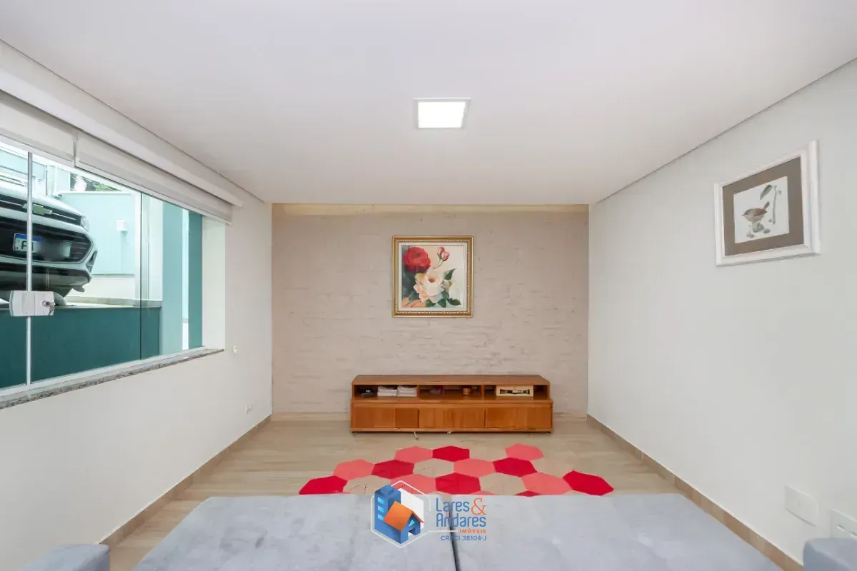 Imagem Casa para venda em Água Fria com 3 quartos, sendo 2 suítes, 219m²